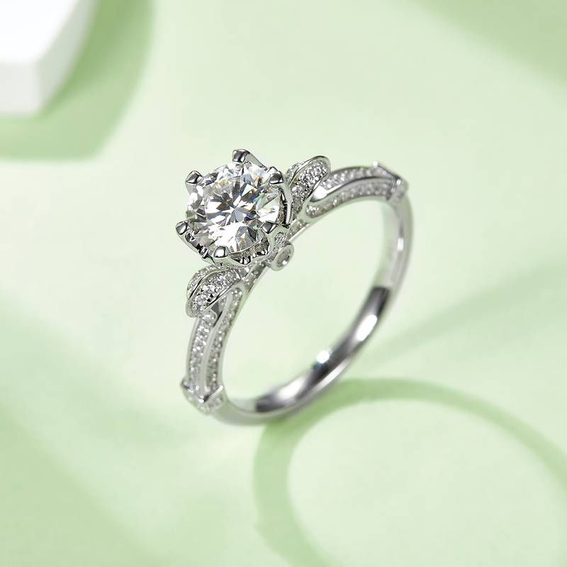 天鹅湖S925银镀白金MoissaniteWomen's Ring1ctD级